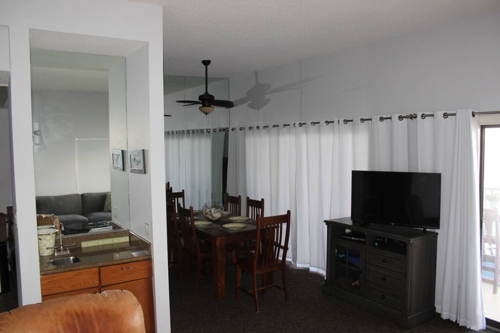 Bar and dining room