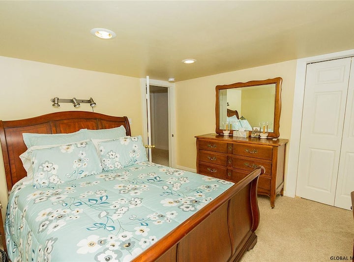 غرفة النوم الرئيسية