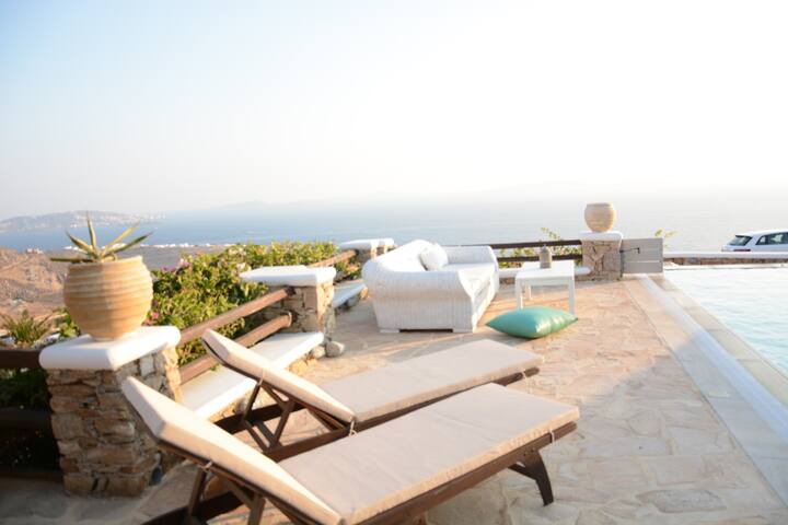 Amazing view-5 bedroom villa in Choulakia gallery image 4