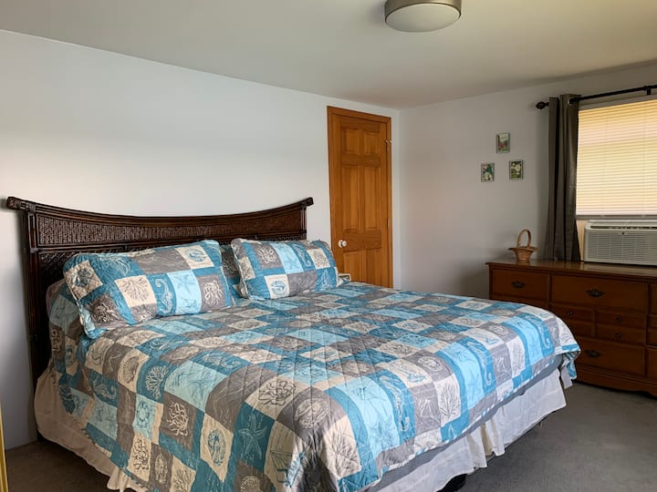 Big Bedroom, King bed