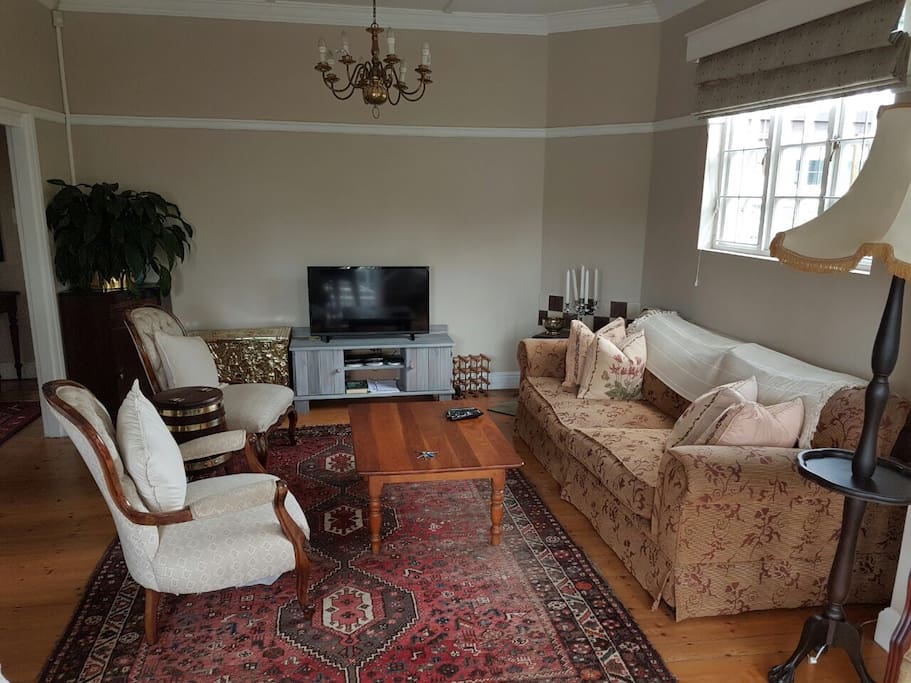 Main house lounge
