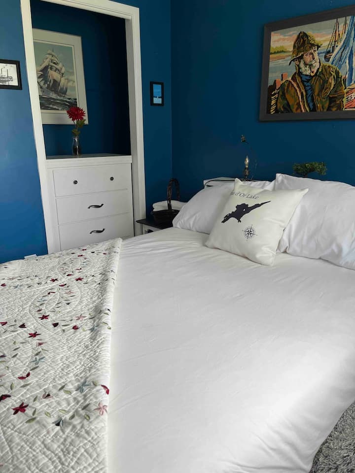 Captain’s room with double bed