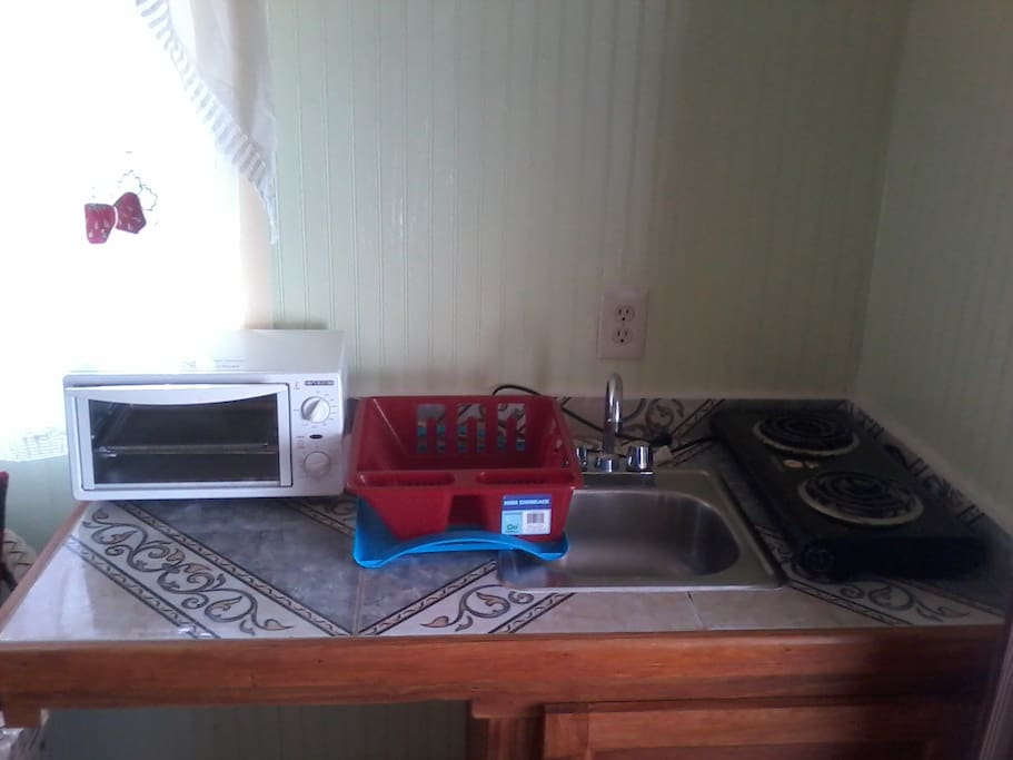 Fully equipped kitchenette.