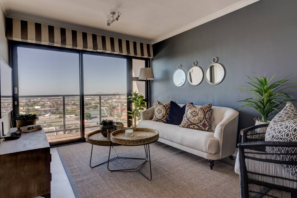 The sitting area - the view!!!