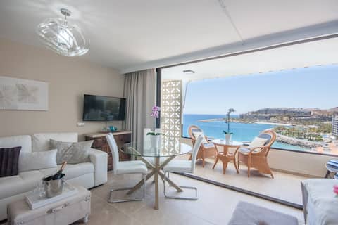 Propiedad de Airbnb exitosa: Oceanfront Escape with Elegance & Panoramic Views en Mogán