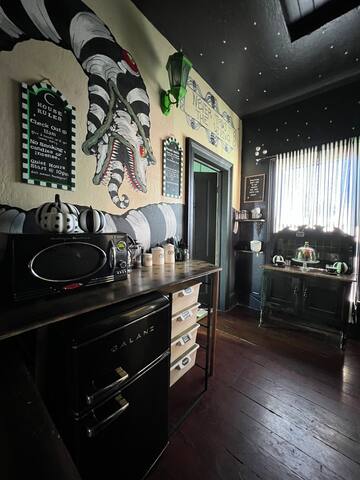 The Moonlight Manor – 5 bedroom themed hideaway gallery image 4