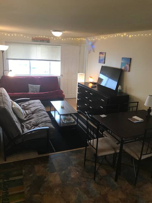 Living Room Area w/Direct TV
