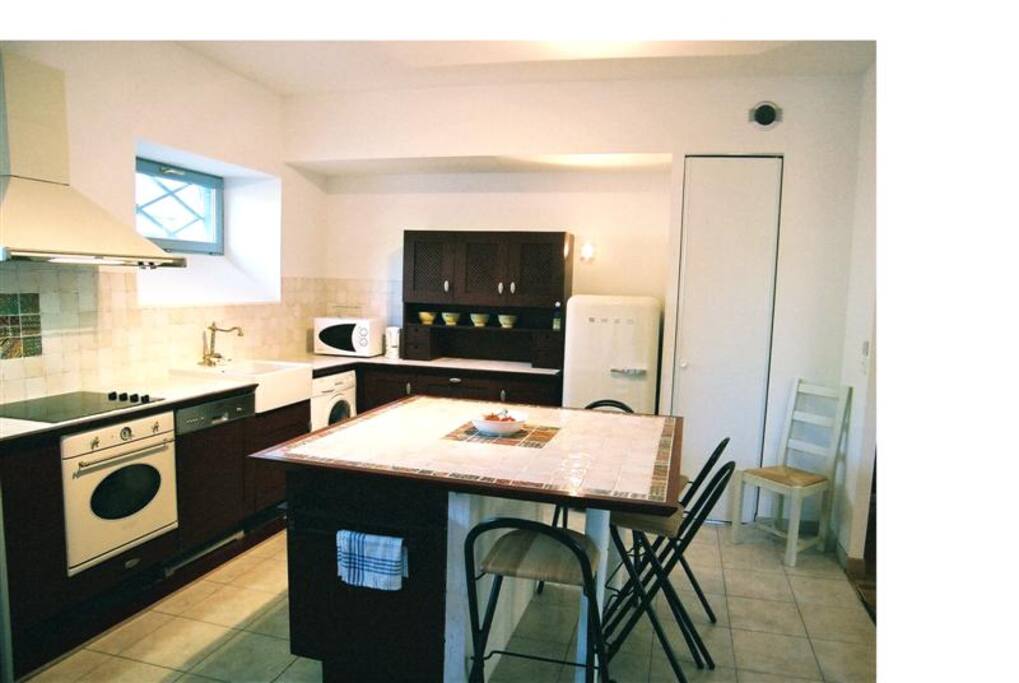 Fully fitted kitchen