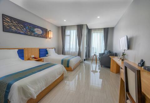 Central Sihanoukville Panoramic Seaview/Free Breakfast/Free Parking/Terrace 270 Degree Ocean View Light Luxury Twin Room