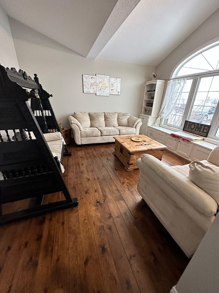 Family Farmhouse - Shelburne