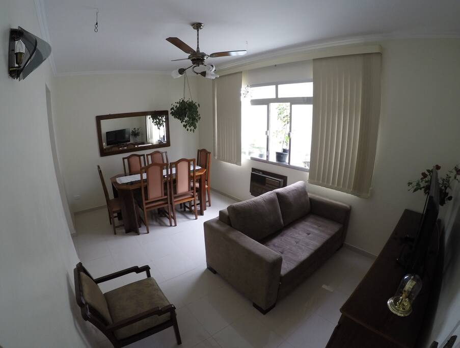 Sala de estar: com ventilador + TV LED + sofá-cama para 2 pessoas