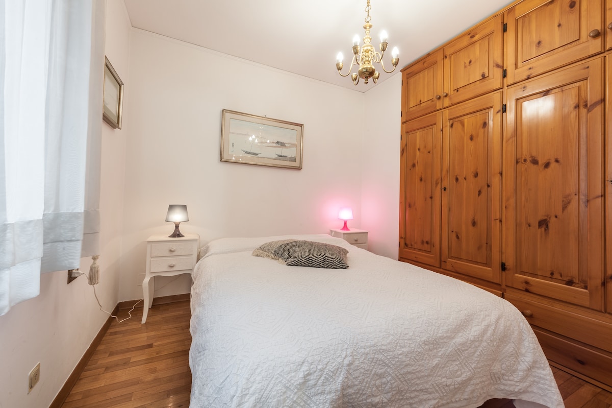 2号双人卧室（法式床）