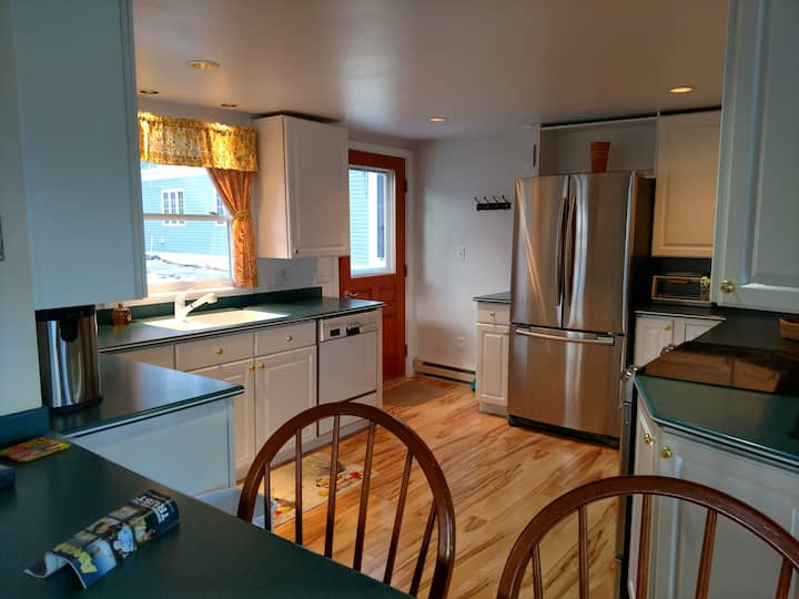 12 Airbnb Vacation Rentals Near Lake Winnipesaukee, New Hampshire
