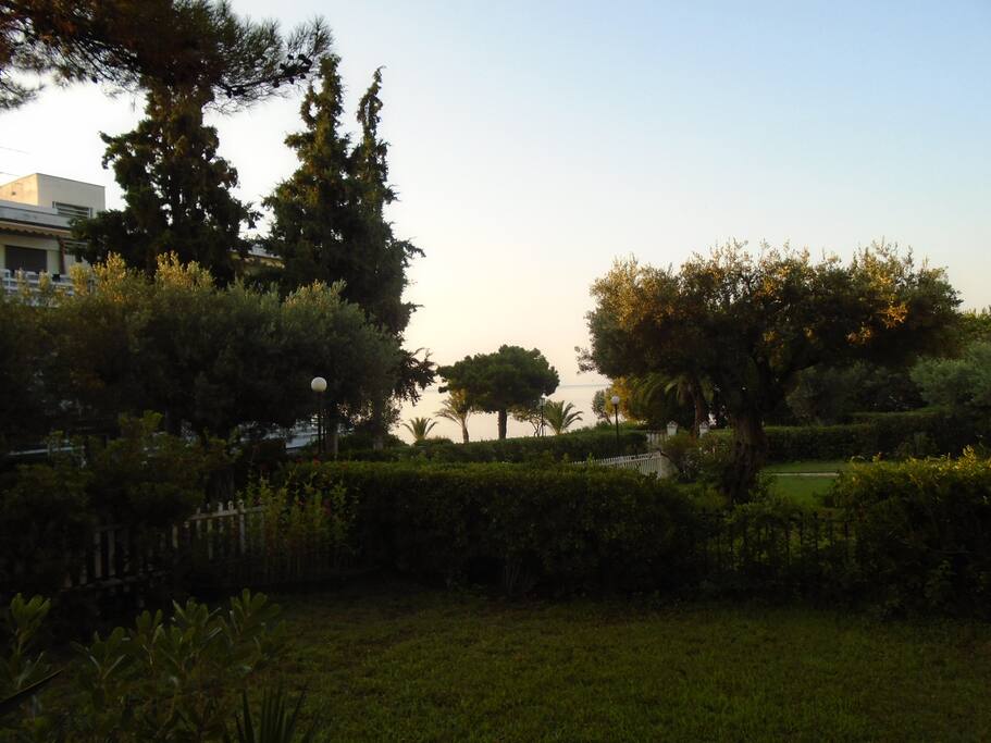Θέα απο το μπαλκόνι