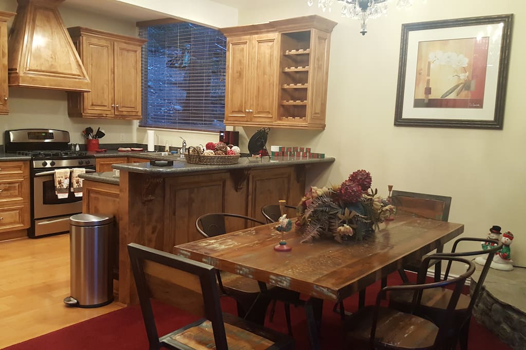 Fantastic kitchen and dining area