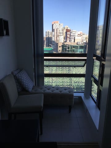 Central downtown Rustic Condo!!! Stunning view