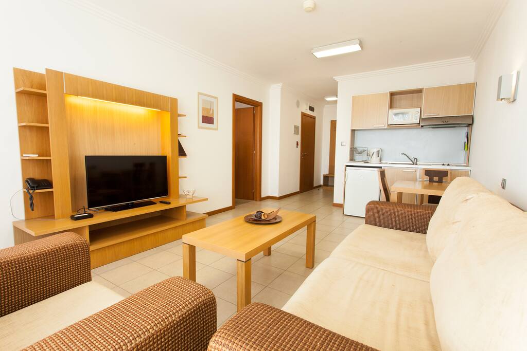 living room/kitchen