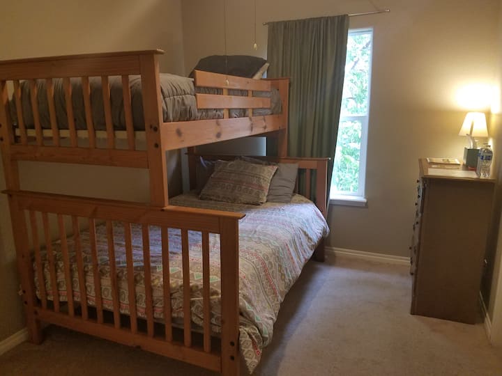Cozy Room Near Downtown Tulsa
