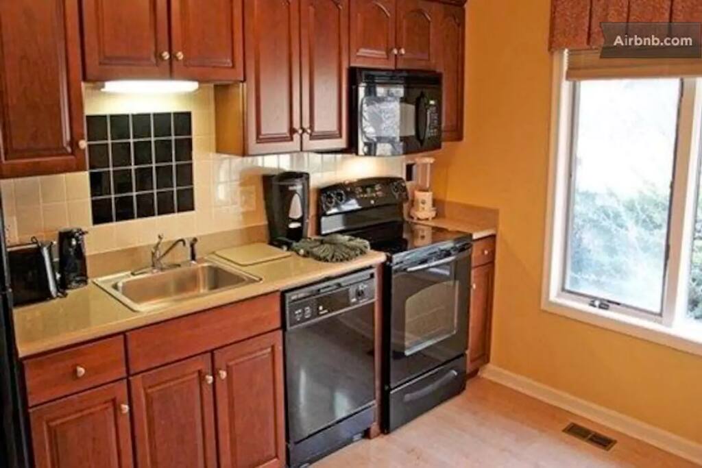 Full kitchen