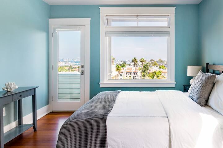 Historic Home with Pool/ Views of San Diego Bay gallery image 4