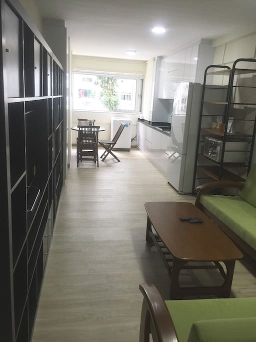 Open concept living, dining and kitchen (LDK)