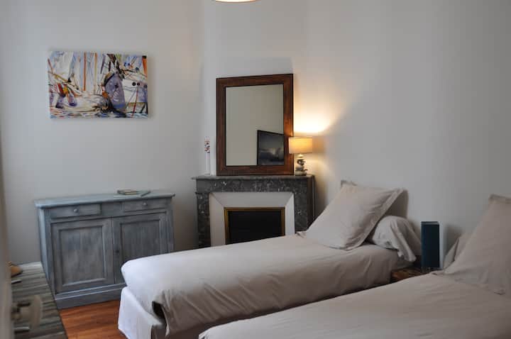 غرفة نوم مزدوجة أو 160 سم سرير