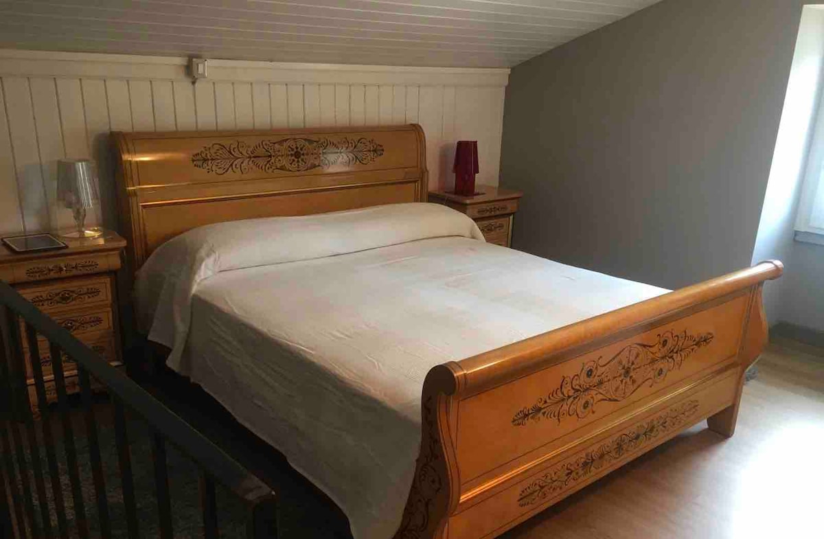 Spálňa s manželskou posteľou