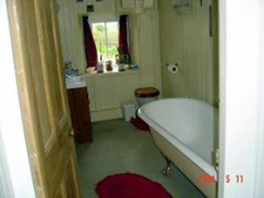 Private Bathroom for twin room