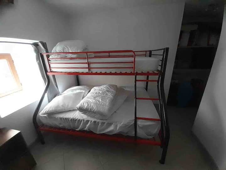 Schlafzimmer 5