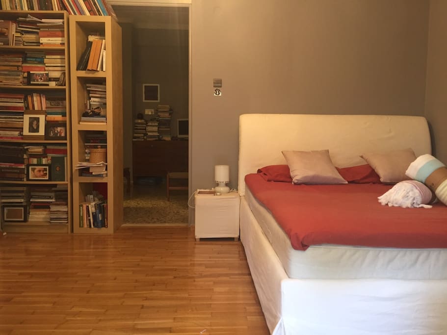 Bedroom double bed