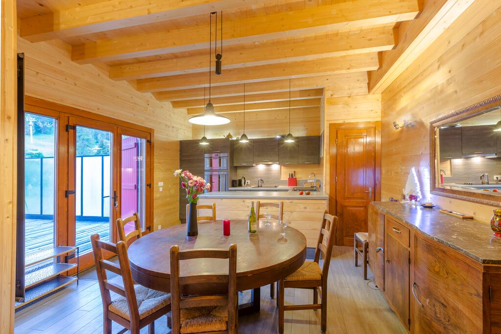 Cuisine/ salle à manger donnant sur la terrasse