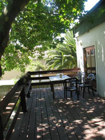 Spacious 6/8 bed Holiday Home THE TREE HOUSE gallery image 2