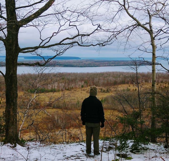 Beautiful fall hiking at Skinners Bluff 10 minutes away