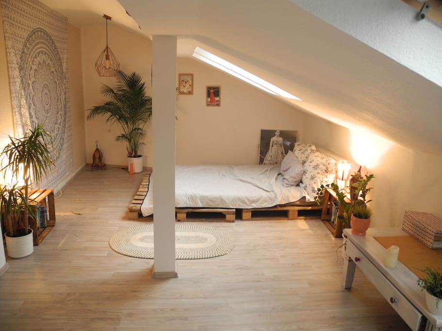 Großes Schlafzimmer