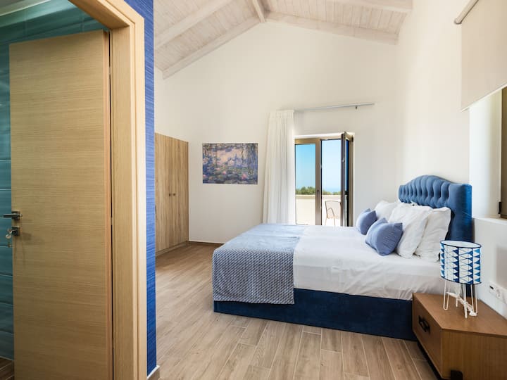 In two of the bedrooms the double bed can also be used as 2 single beds!