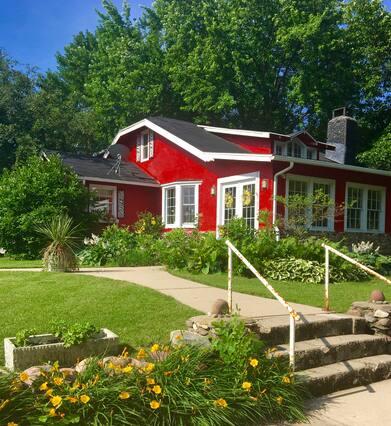 Airbnb 213 Okoboji Grove Rd S Vacation Rentals Places To