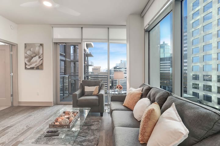 Houston Upscale Rentals managed Airbnb listing 1
