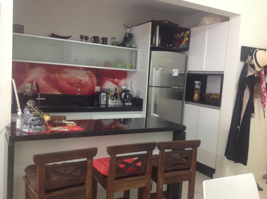 Cozinha completa.