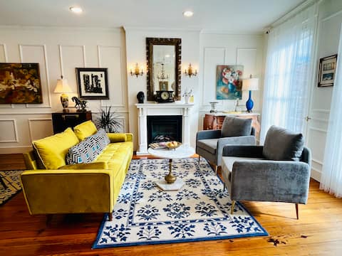 Popular Airbnb listing: Parisian apartment in downtown Belfast, Maine in Belfast