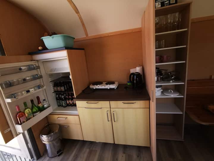 Ihr Wollt Schon Immer In Einem Bauwagen ÜBernachten Und Die Ruhe Auf Einem Bauernhof Genießen, Dann Seit Ihr Bei Uns Genau Richtig - Burghausen
