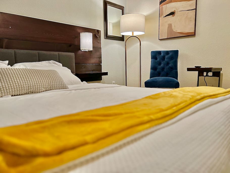 Airbnb A. Neat Tidy Room - in Modesto