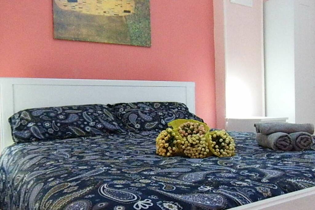 letto matrimoniale camera 1