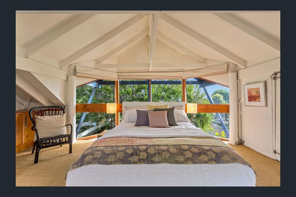 The Nectarine Cottage's master bedroom.