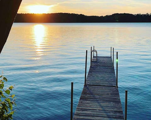 Beautiful Lakefront Cottage China Lake Maine