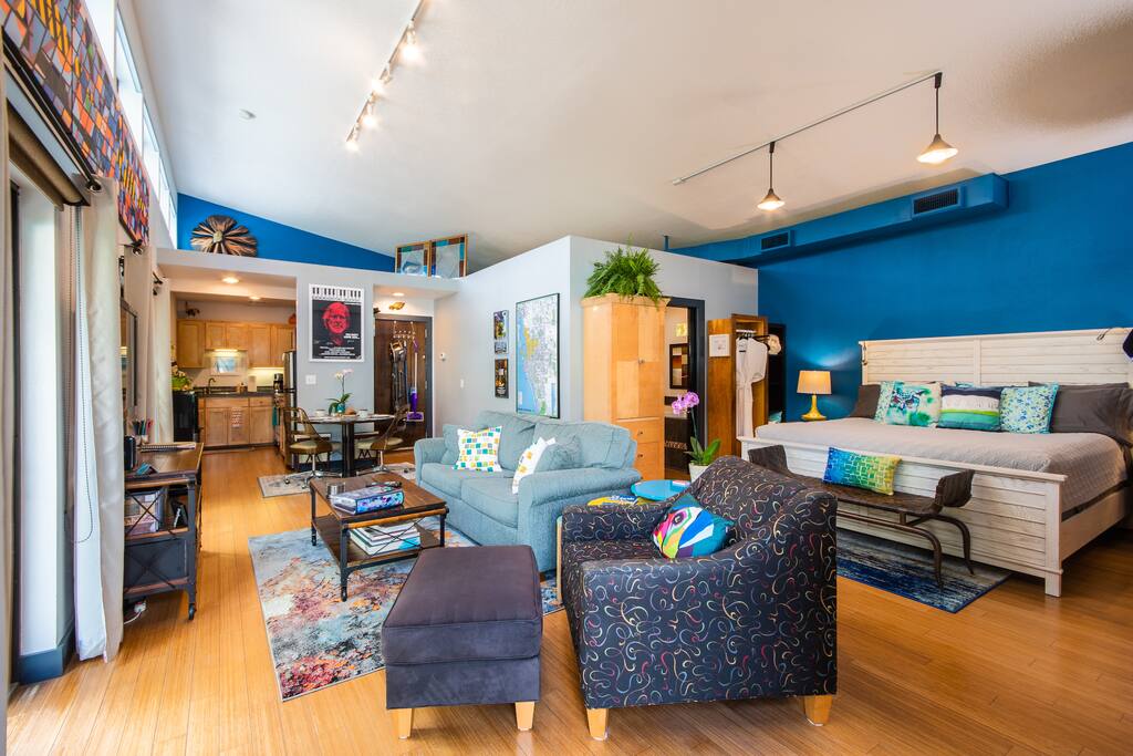 Welcome to the Artist Studio SRQ!!!