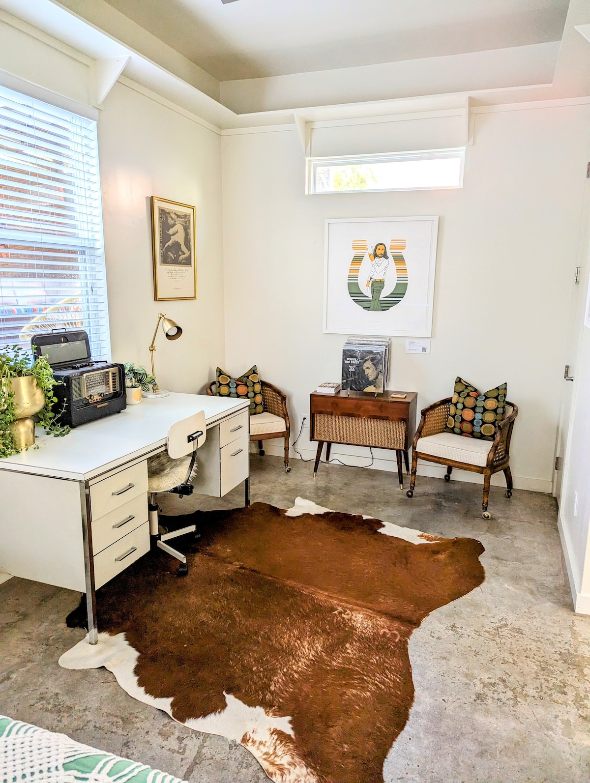 Central/East Maple Ave. Guest House