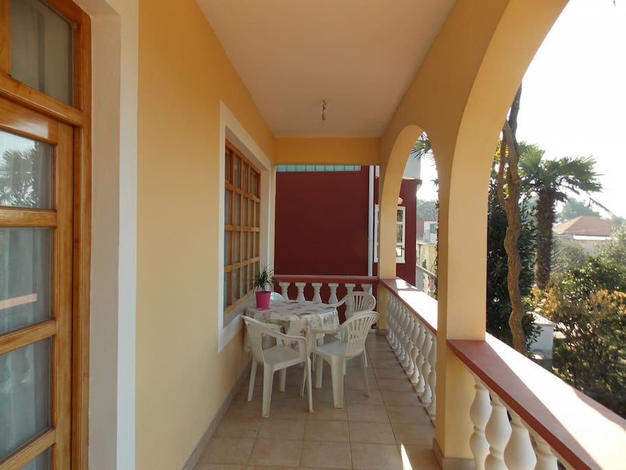 A(5+2): terrace