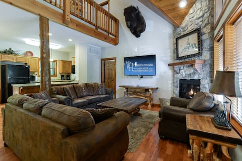$243 Select Dates - Indoor Pool - Sleeps 22 - By S