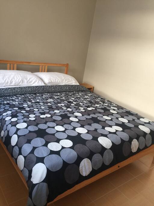 Bedroom3: queen size bed