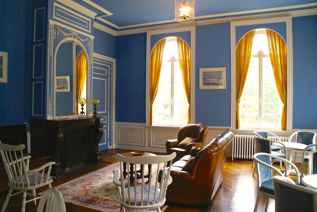 SALON